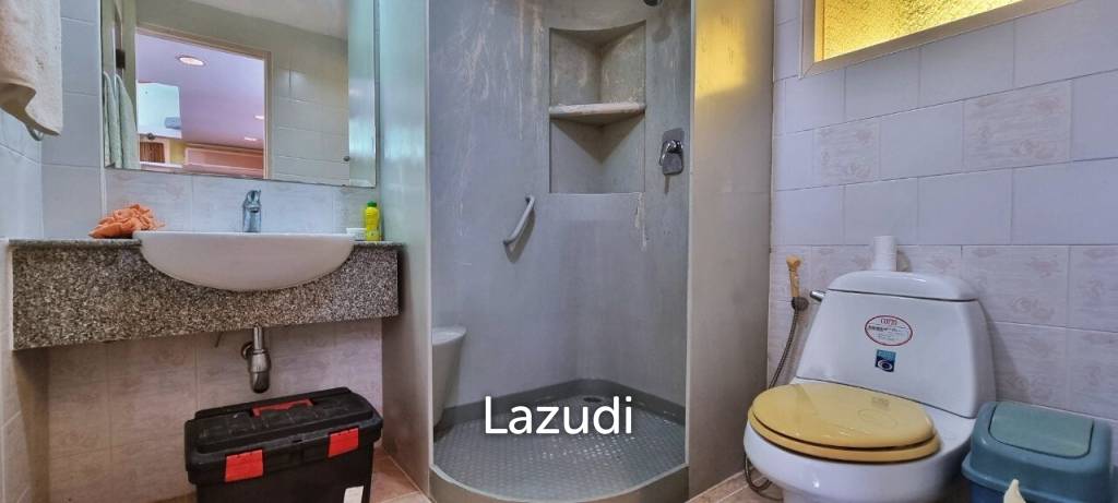 3 Storey House in Wongamat for Sale