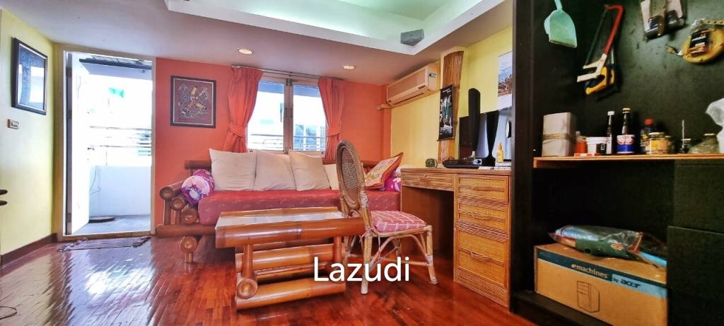 3 Storey House in Wongamat for Sale