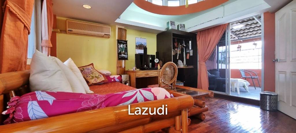 3 Storey House in Wongamat for Sale