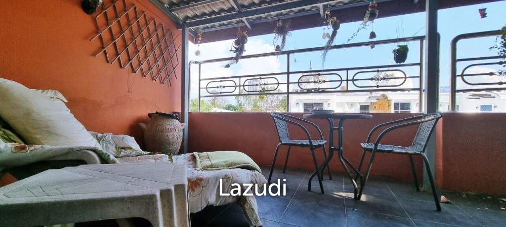 3 Storey House in Wongamat for Sale