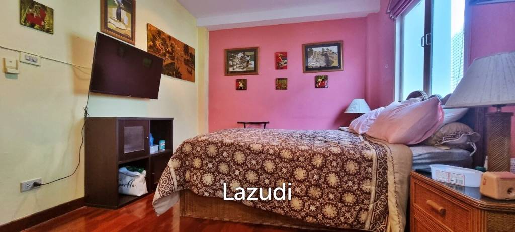 3 Storey House in Wongamat for Sale