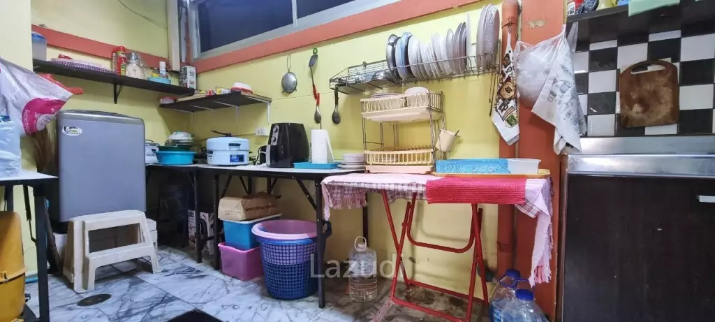 3 Storey House in Wongamat for Sale