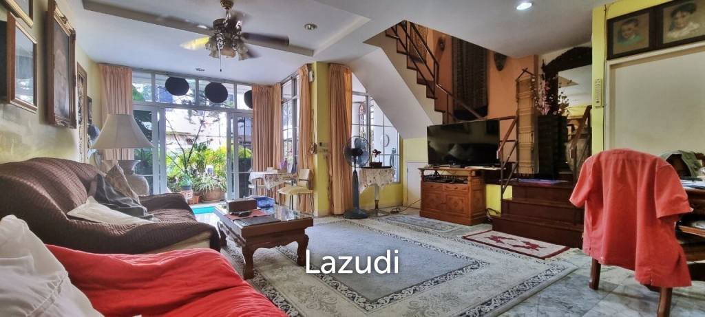 3 Storey House in Wongamat for Sale