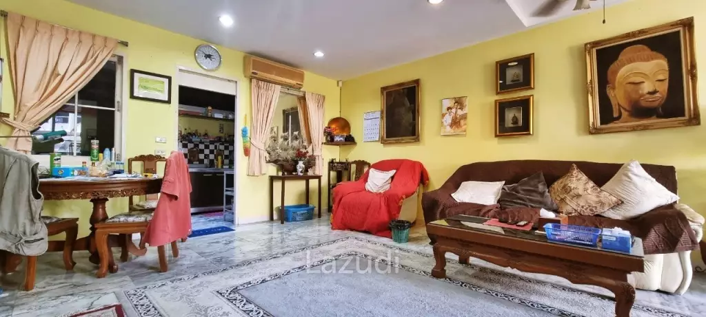 3 Storey House in Wongamat for Sale