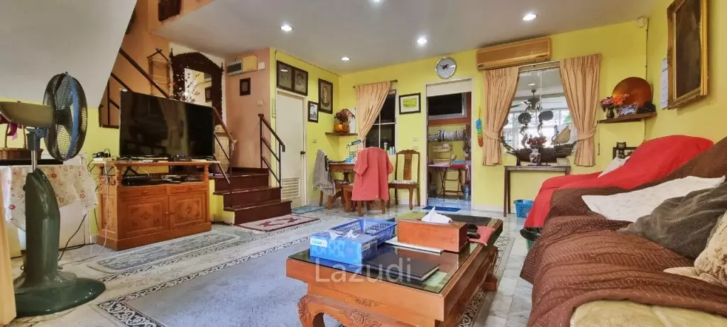 3 Storey House in Wongamat for Sale
