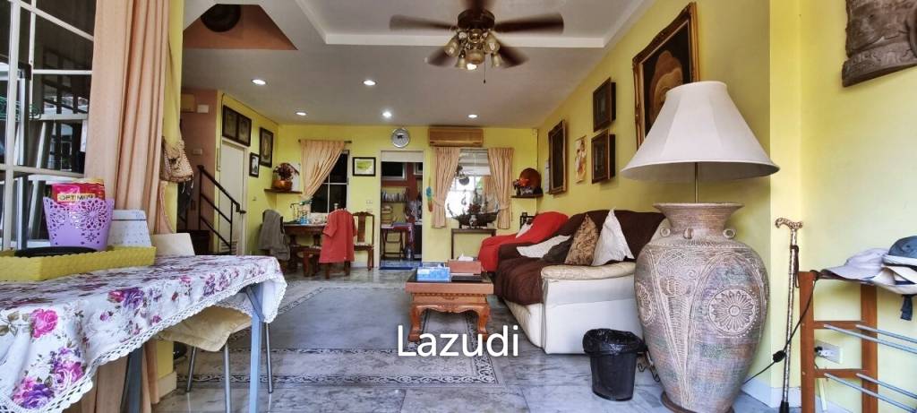 3 Storey House in Wongamat for Sale