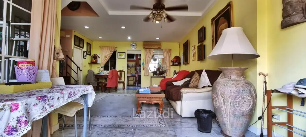 3 Storey House in Wongamat for Sale