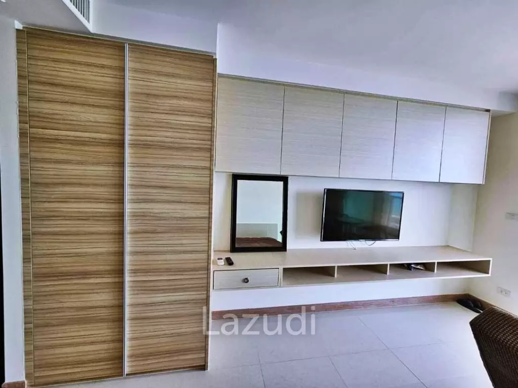 Studio Riviera Jomtien Condo for Sale