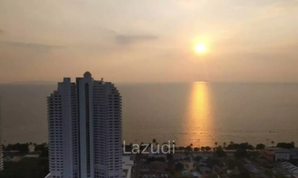 Studio Riviera Jomtien Condo for Sale