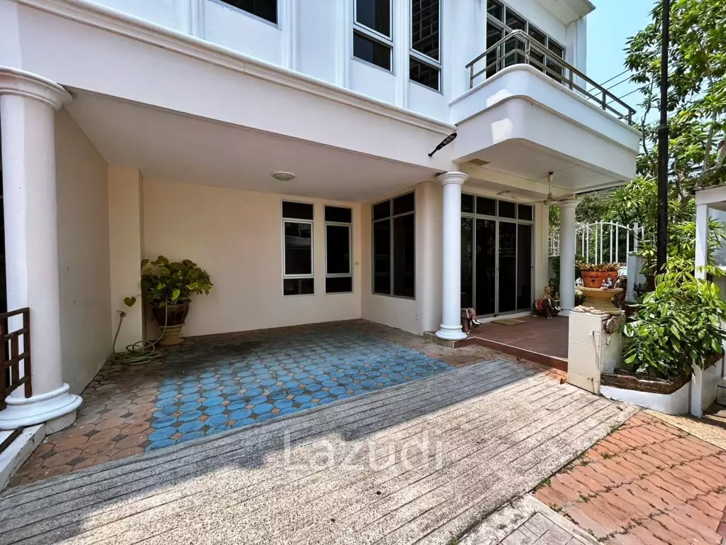 บ้าน 4 ห้องนอนในวงศ์อมาตย์ให้เช่า