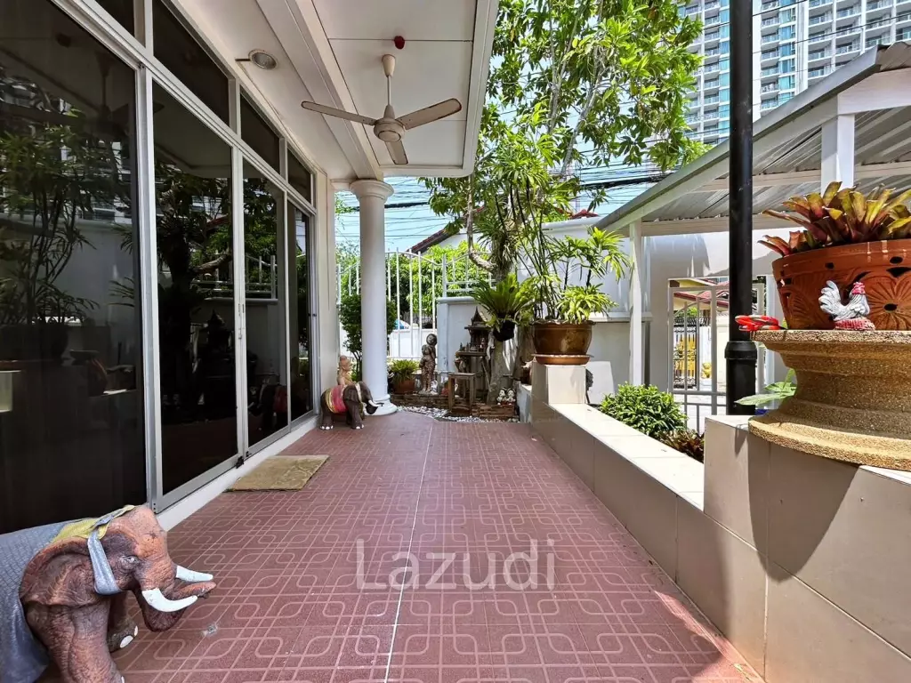 บ้าน 4 ห้องนอนในวงศ์อมาตย์ให้เช่า