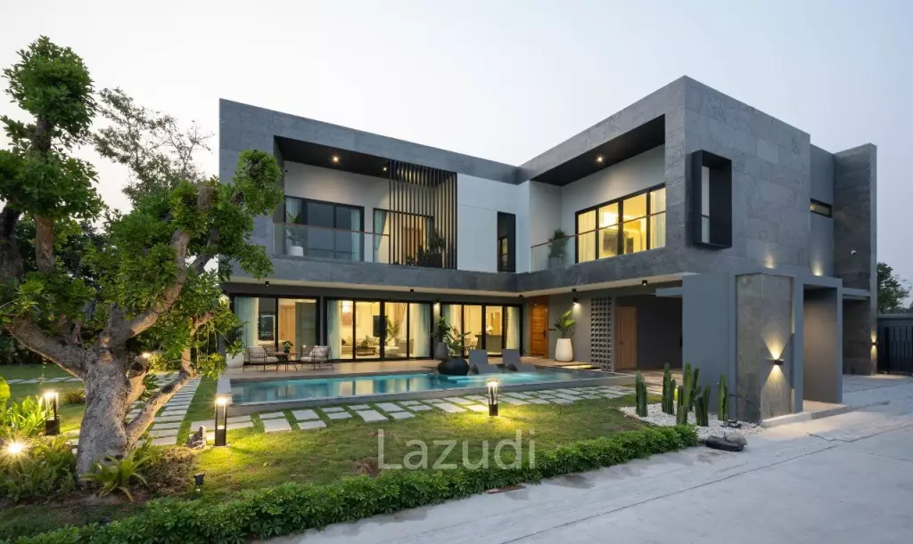 Luxury Private Pool House for Sale