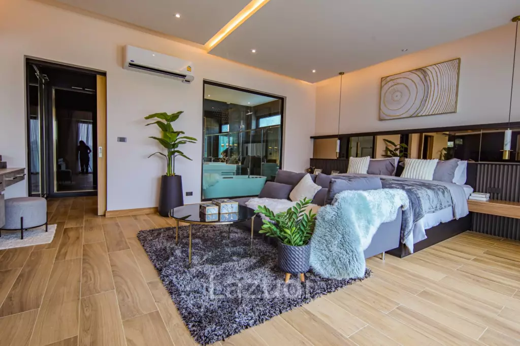 Luxury Private Pool House for Sale