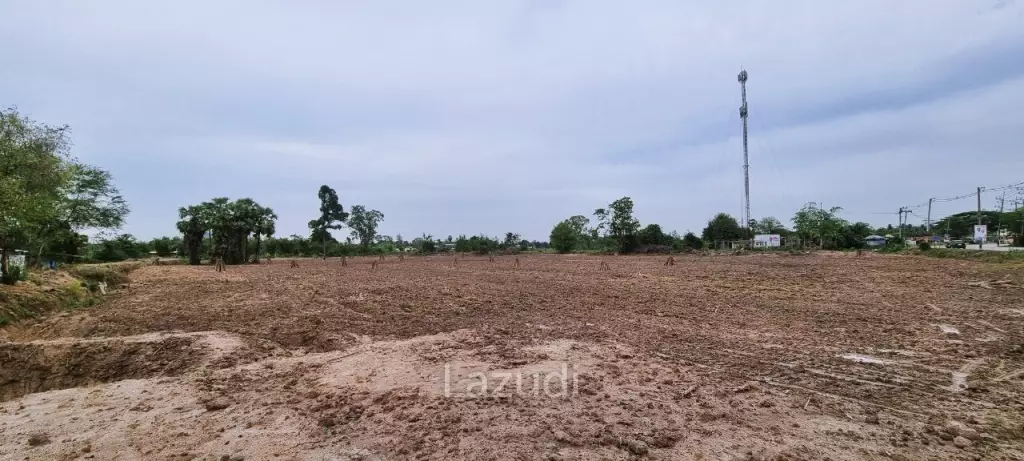 Large Land Plot for Sale in Huay Yai