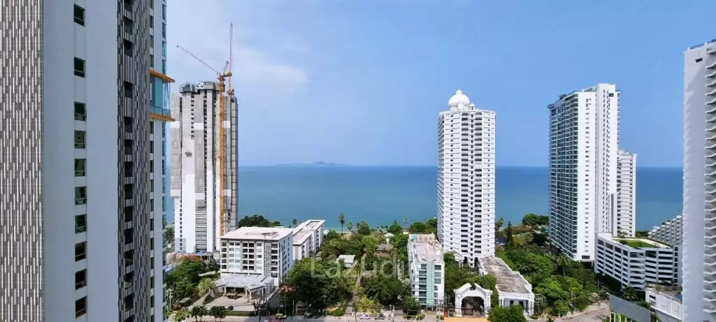 1 Bed 1 Bath 36 SQ.M The Riviera Wongamat Beach