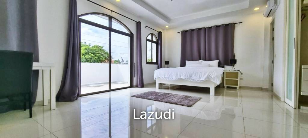 Private 6 Bedrooms House for Sale