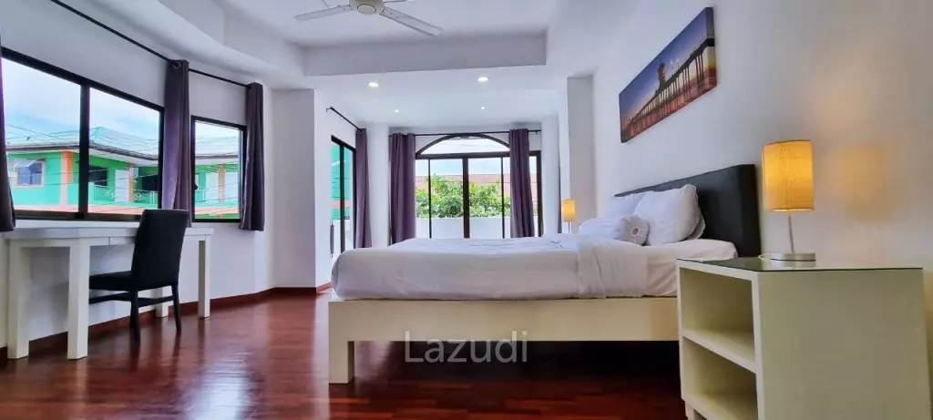 Private 6 Bedrooms House for Sale