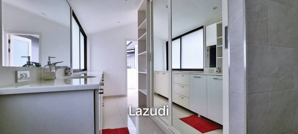 Private 6 Bedrooms House for Sale