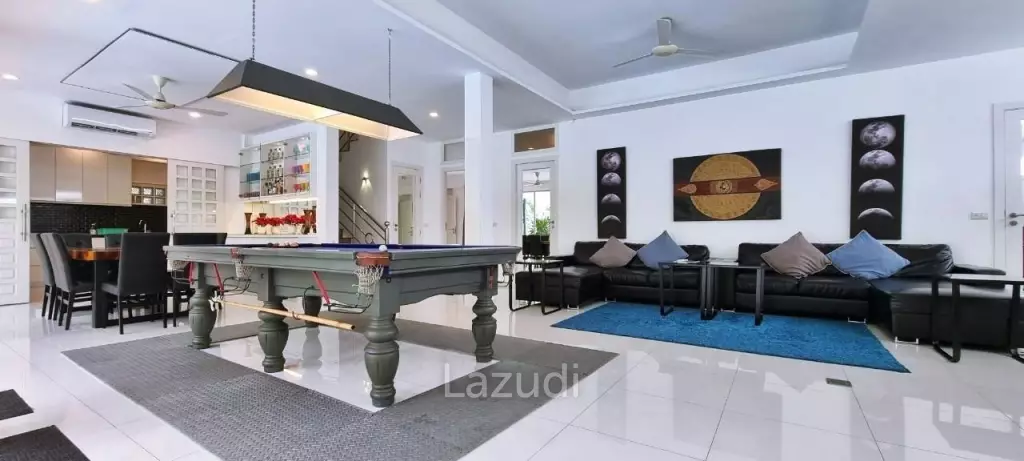 Private 6 Bedrooms House for Sale