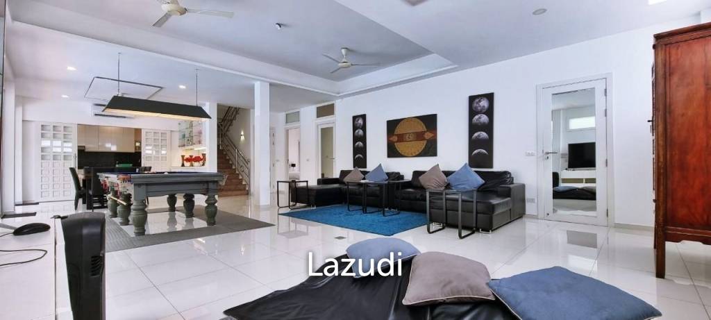 Private 6 Bedrooms House for Sale
