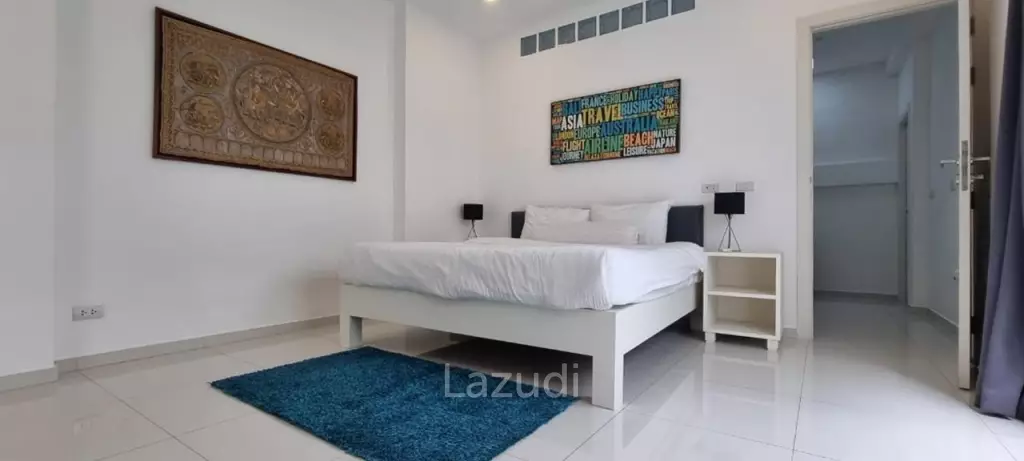 Private 6 Bedrooms House for Sale