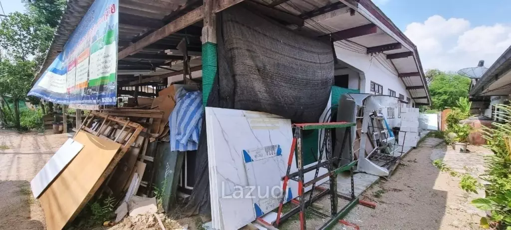 Building and Land for Sale at Huay Yai