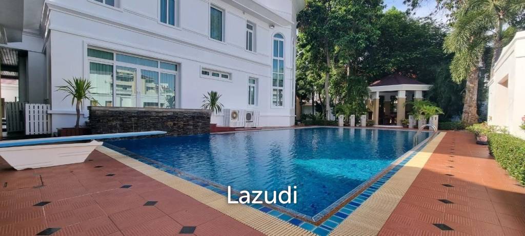 Wonderful 10 Bedrooms House for Sale