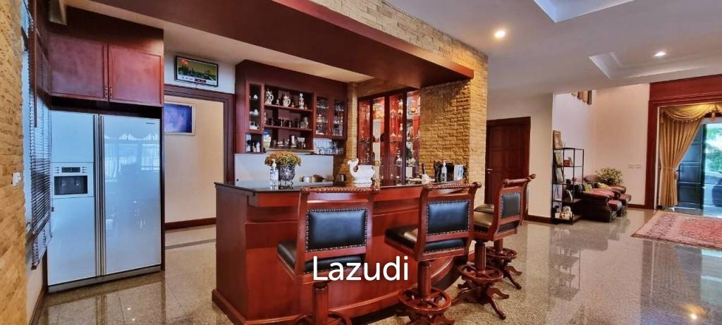 Wonderful 10 Bedrooms House for Sale