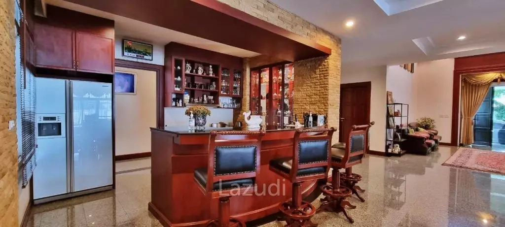 Wonderful 10 Bedrooms House for Sale