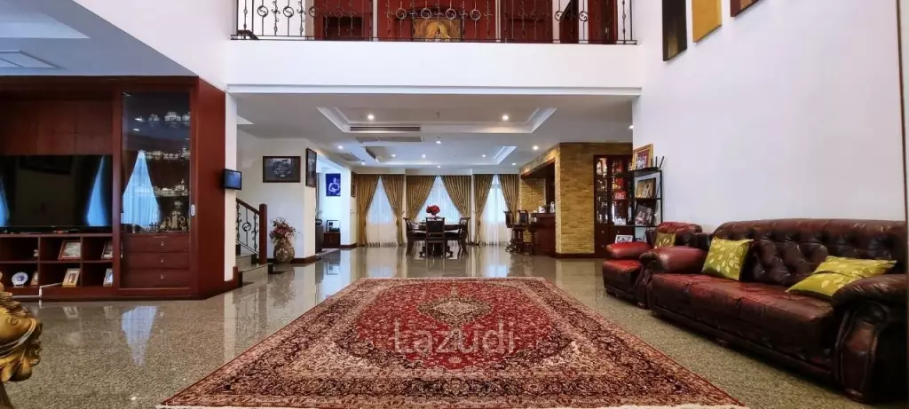 Wonderful 10 Bedrooms House for Sale