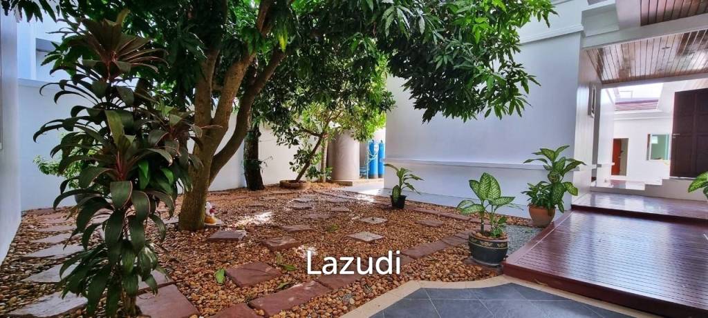 Wonderful 10 Bedrooms House for Sale