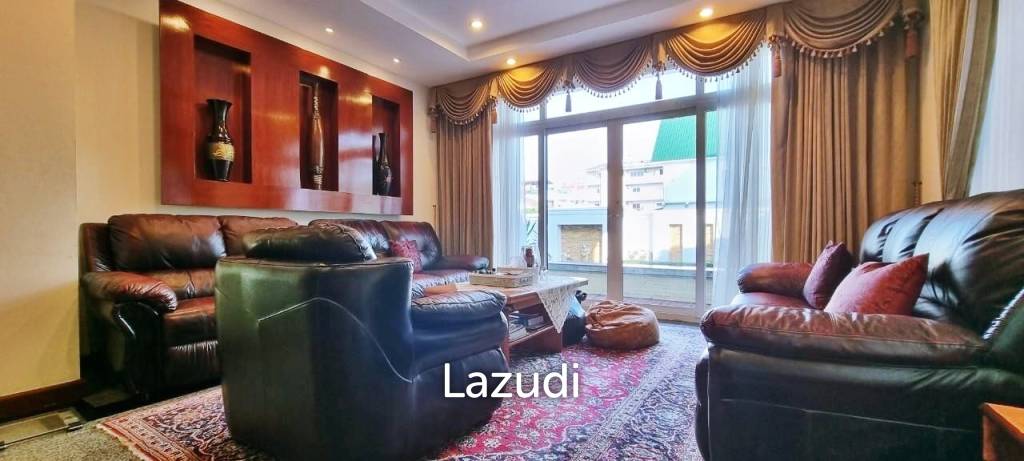 Wonderful 10 Bedrooms House for Sale