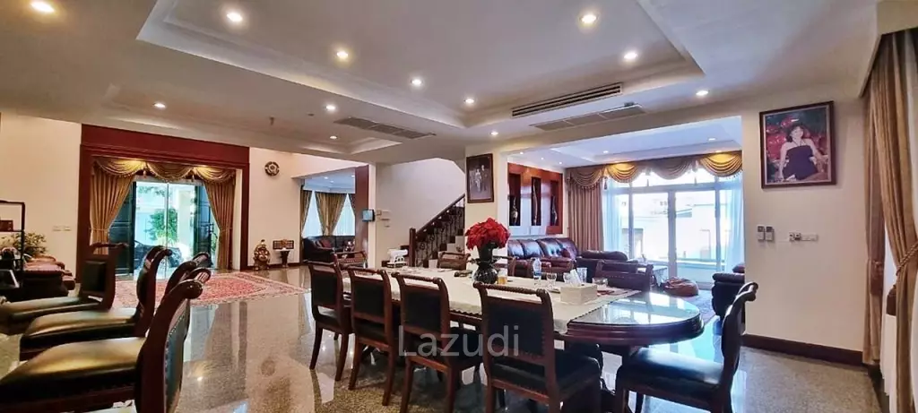Wonderful 10 Bedrooms House for Sale