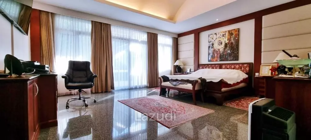 Wonderful 10 Bedrooms House for Sale