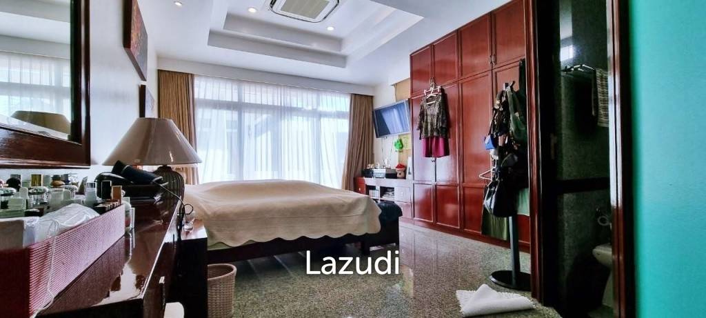 Wonderful 10 Bedrooms House for Sale