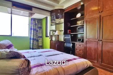 Studio 30 SQ.M at Thepthip Mansion