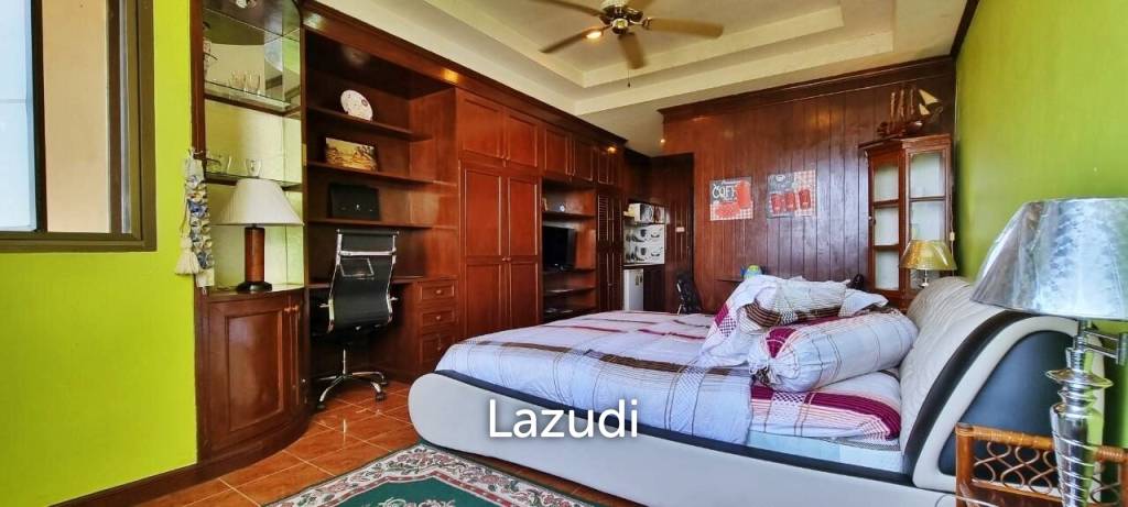 Studio 30 SQ.M at Thepthip Mansion