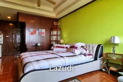 Studio 30 SQ.M at Thepthip Mansion