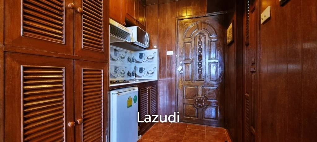 Studio 30 SQ.M at Thepthip Mansion