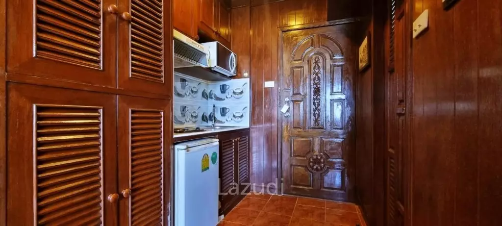 Studio 30 SQ.M at Thepthip Mansion