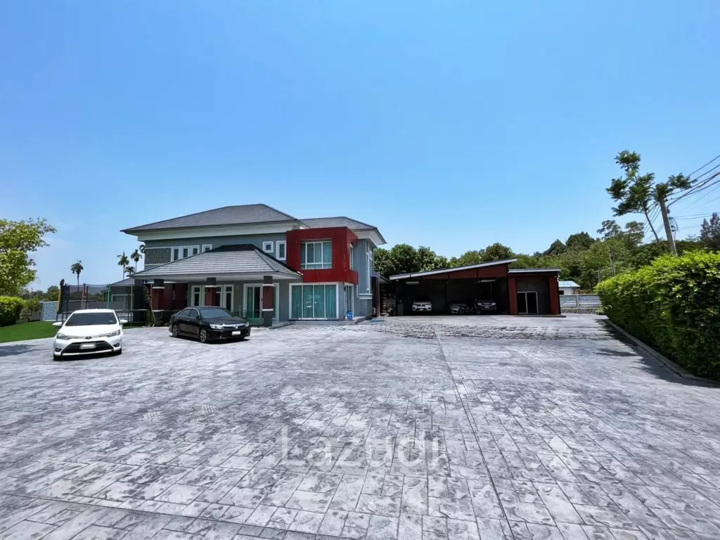 Private Home With Pool for Sale