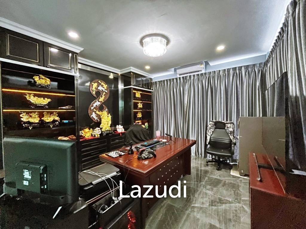 Private Home With Pool for Sale