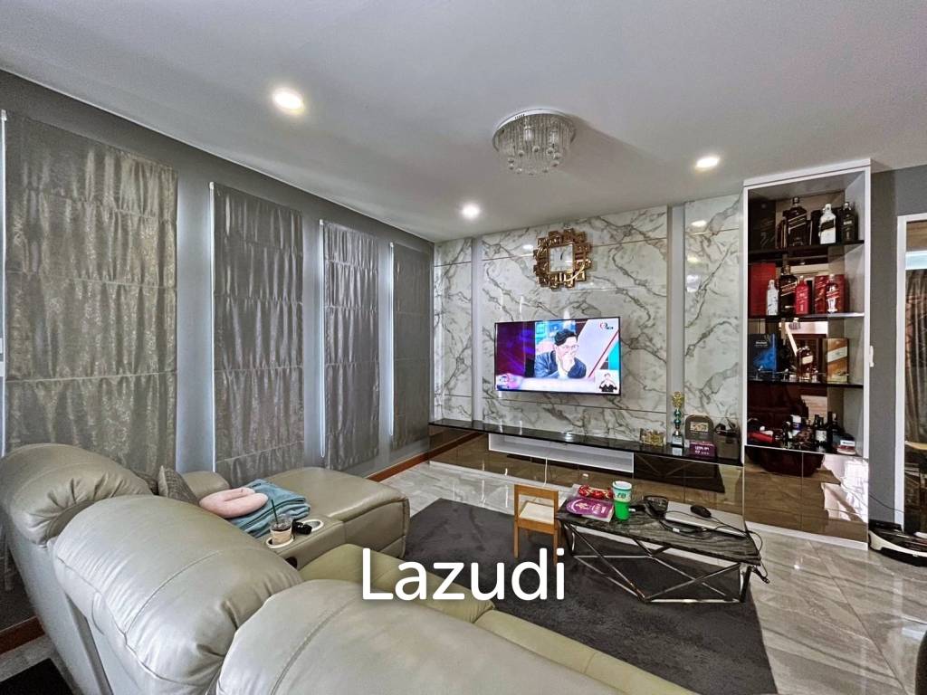 Private Home With Pool for Sale