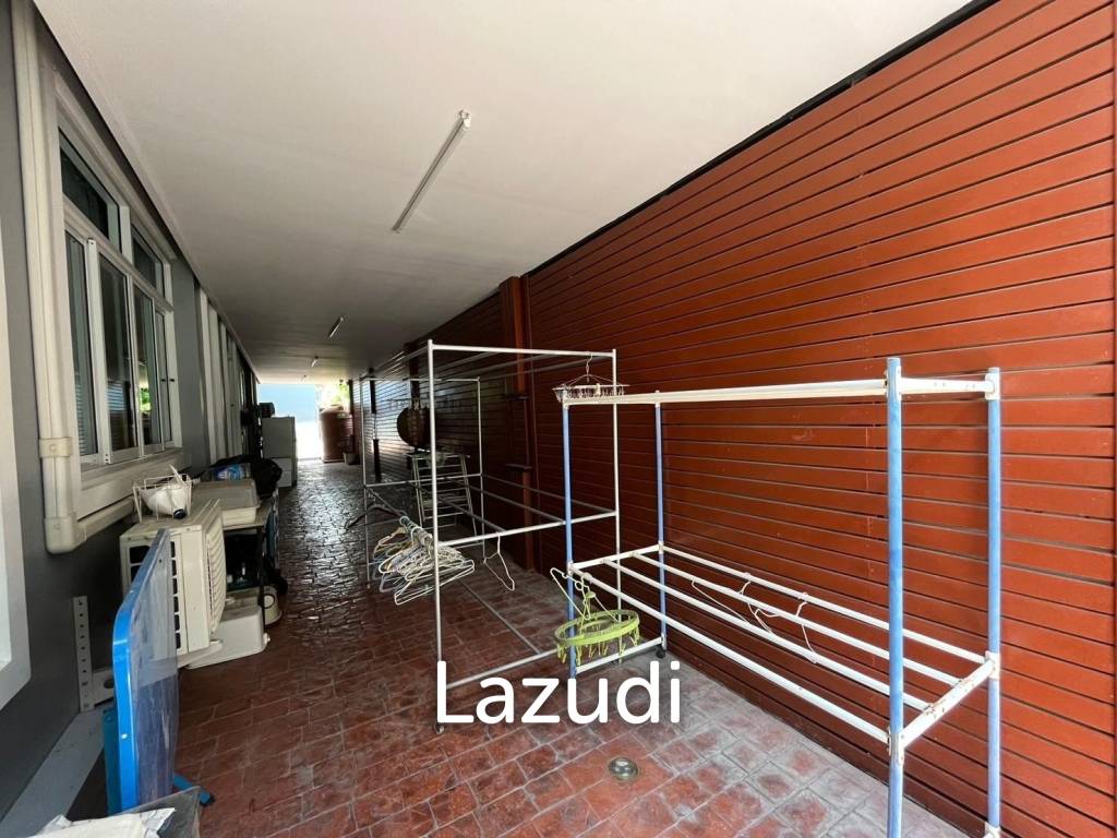 Private Home With Pool for Sale