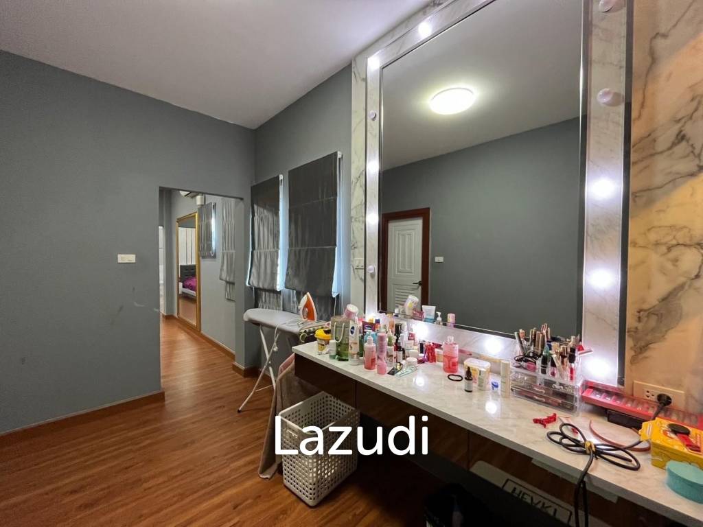 Private Home With Pool for Sale