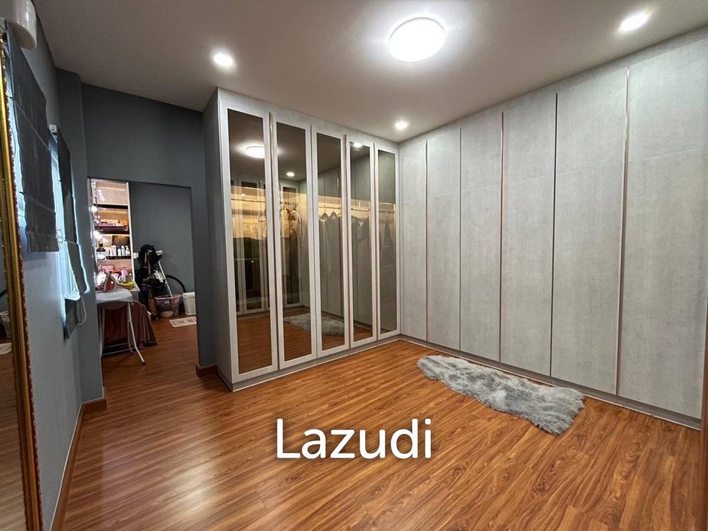 Private Home With Pool for Sale