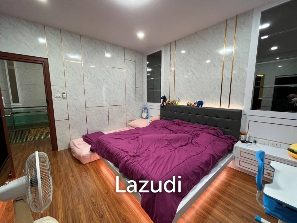 Private Home With Pool for Sale