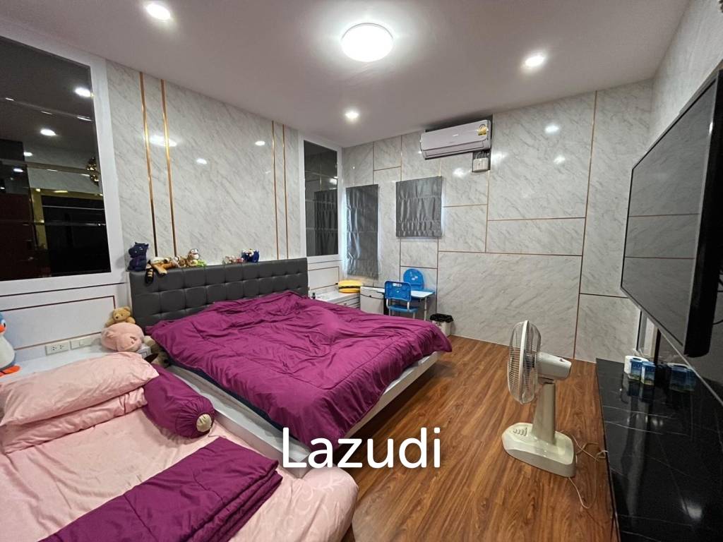 Private Home With Pool for Sale