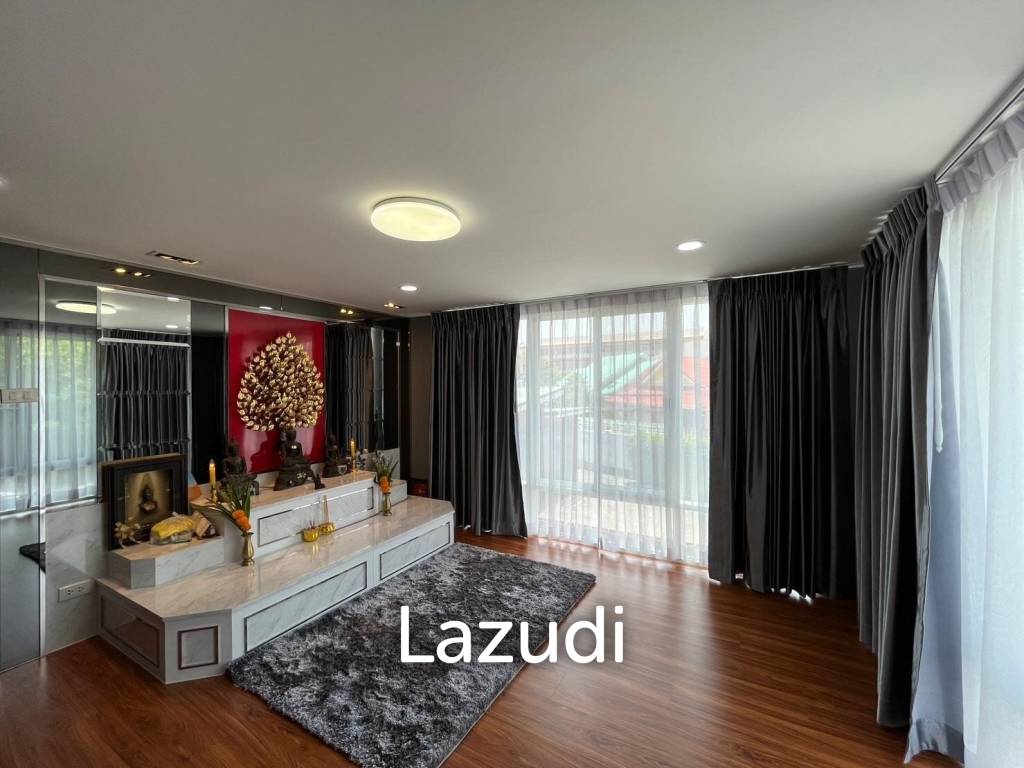 Private Home With Pool for Sale