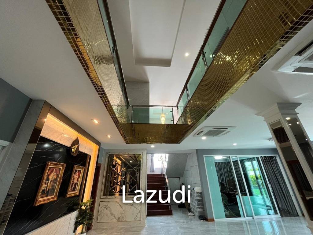 Private Home With Pool for Sale